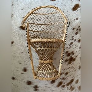wicker plant holder